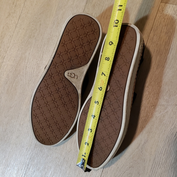 UGG Slip-On Loafers Vans Style - Picture 7 of 7